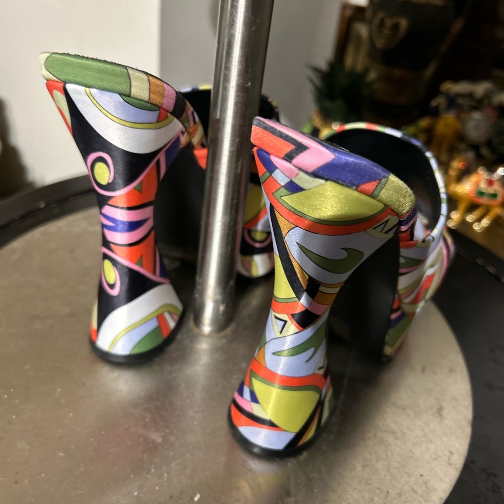 Colorful Women's Shoes - Picture 3 of 7